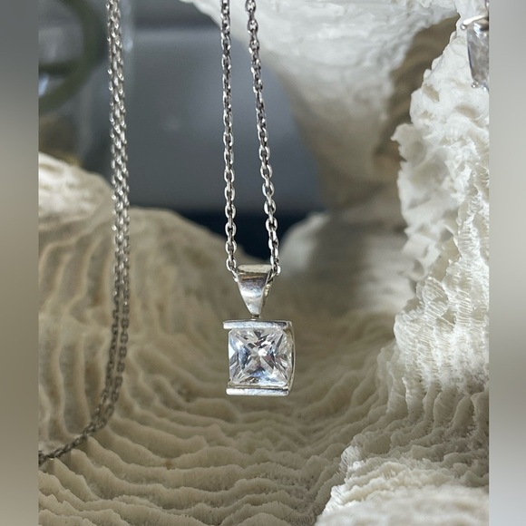 ✨ Vintage Sterling Silver Italian 925 Necklace with Crystal Pendant Earring Set✨ - Picture 3 of 16